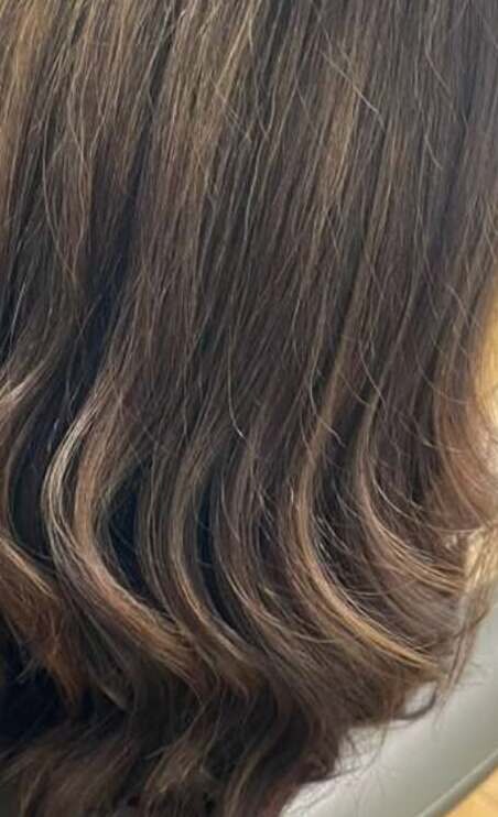Lived-in balayage in long waves